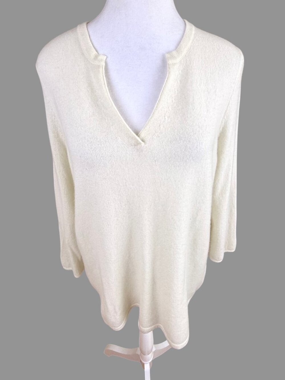 J. McLaughlin Cashmere Sweater Ivory Split Neck Minimalist (M)